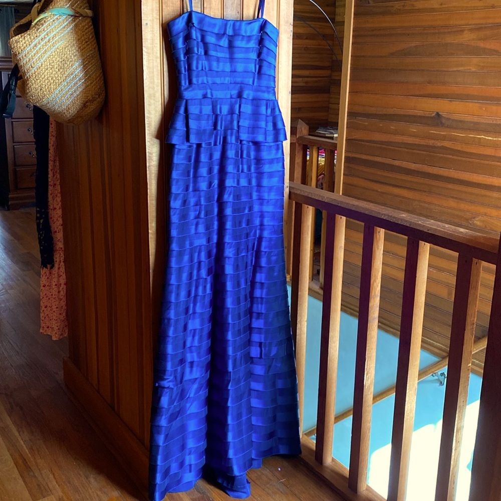 VTG 
BCBG with tags! Breathtaking! Great for Prom, Wedding, Gala!
Easily altered